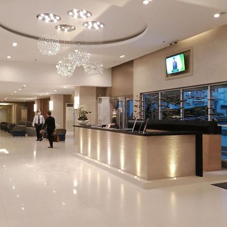 Chin'S Place Sea Residences Moa Manila Esterno foto