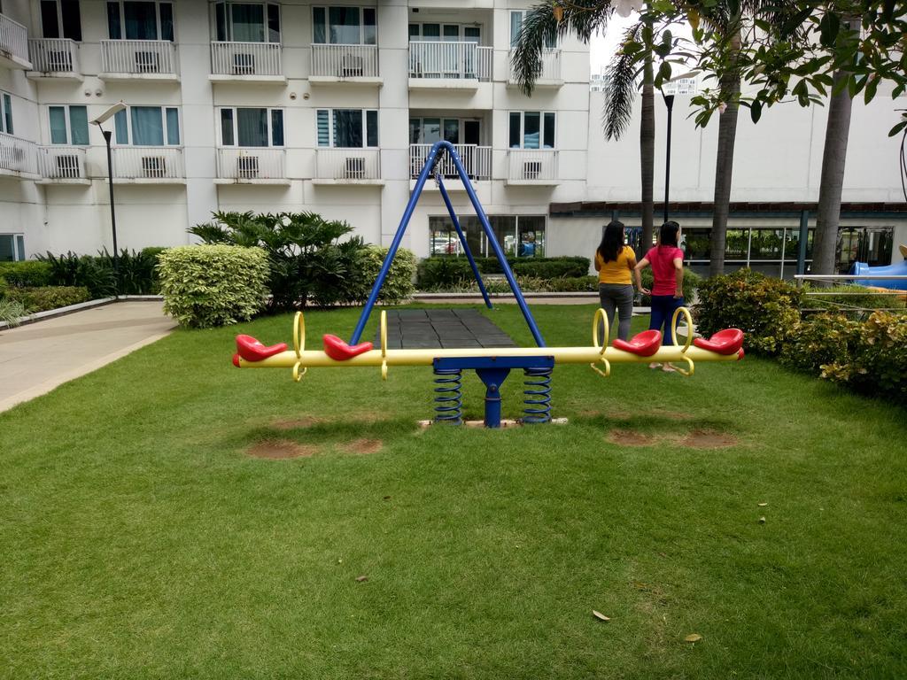 Chin'S Place Sea Residences Moa Manila Esterno foto
